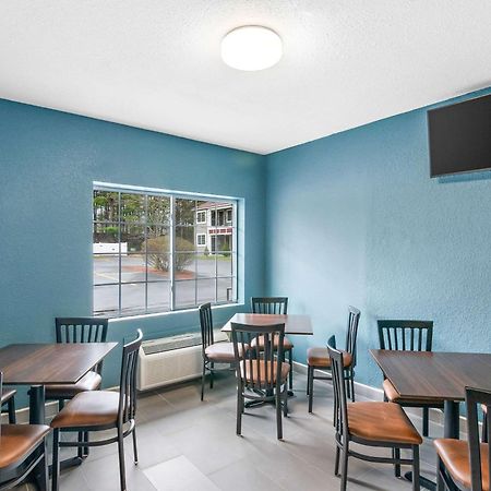 Quality Inn Queensbury Zewnętrze zdjęcie