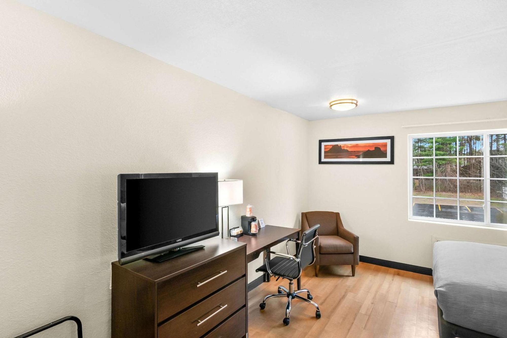 Quality Inn Queensbury Zewnętrze zdjęcie