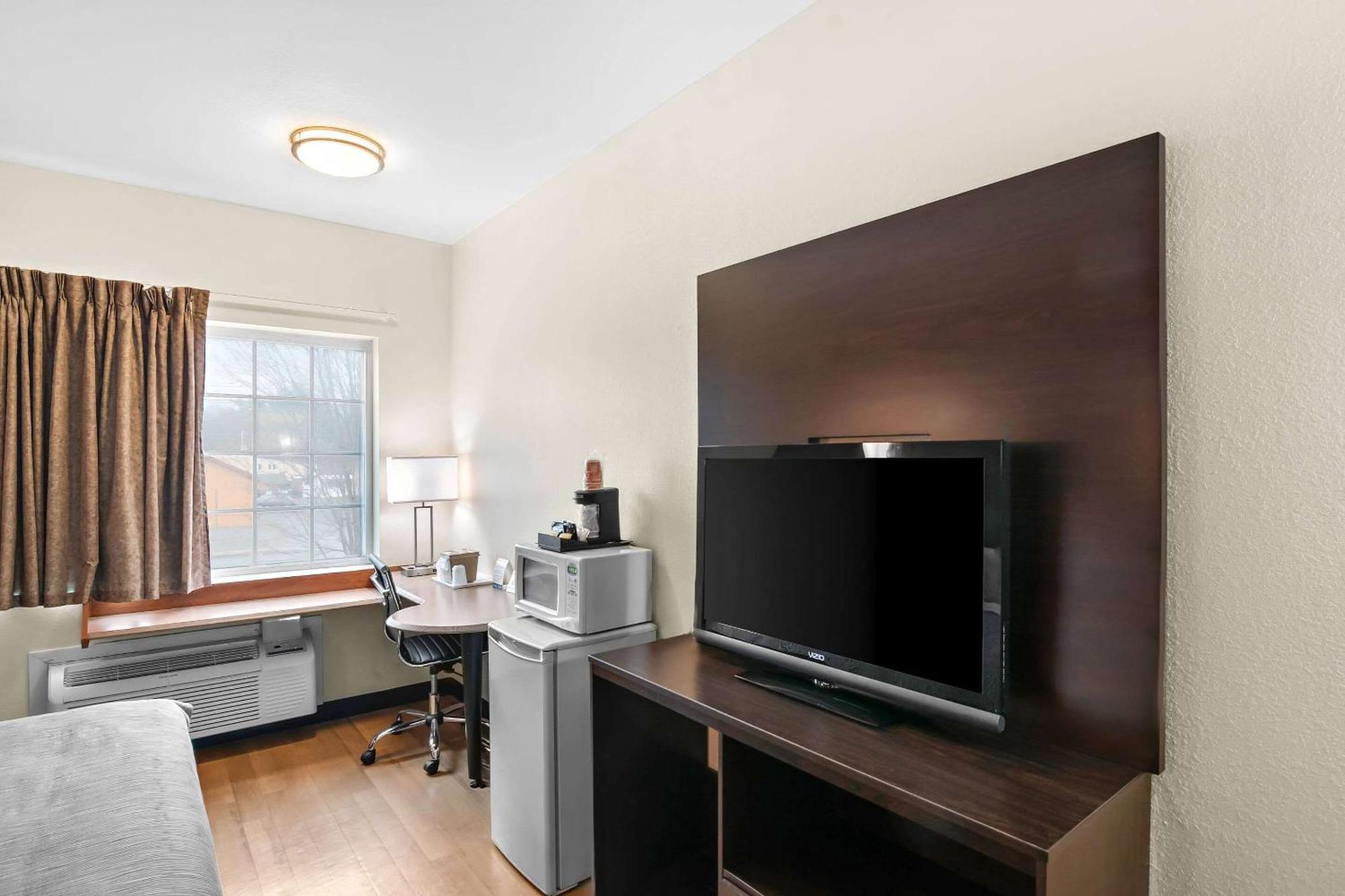 Quality Inn Queensbury Zewnętrze zdjęcie
