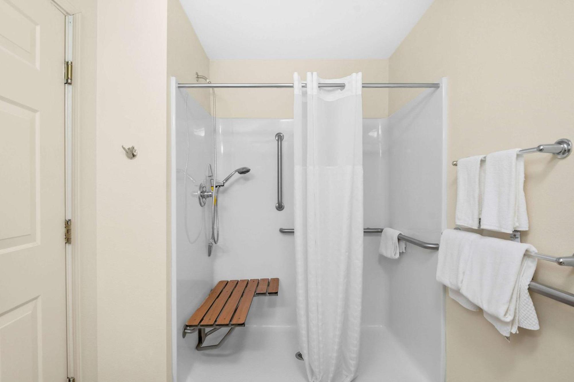 Quality Inn Queensbury Zewnętrze zdjęcie