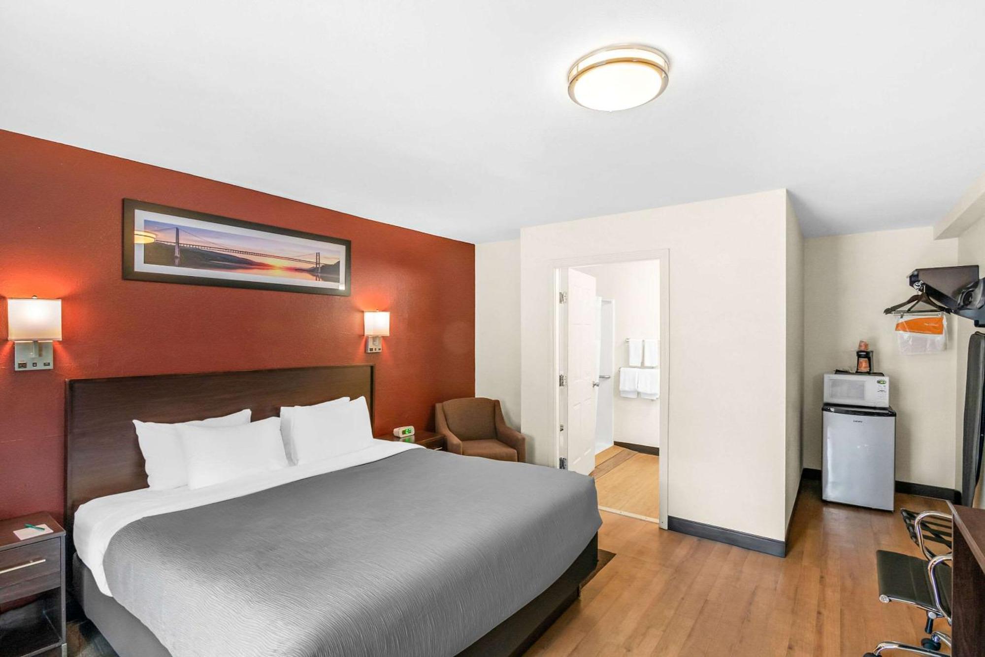 Quality Inn Queensbury Zewnętrze zdjęcie