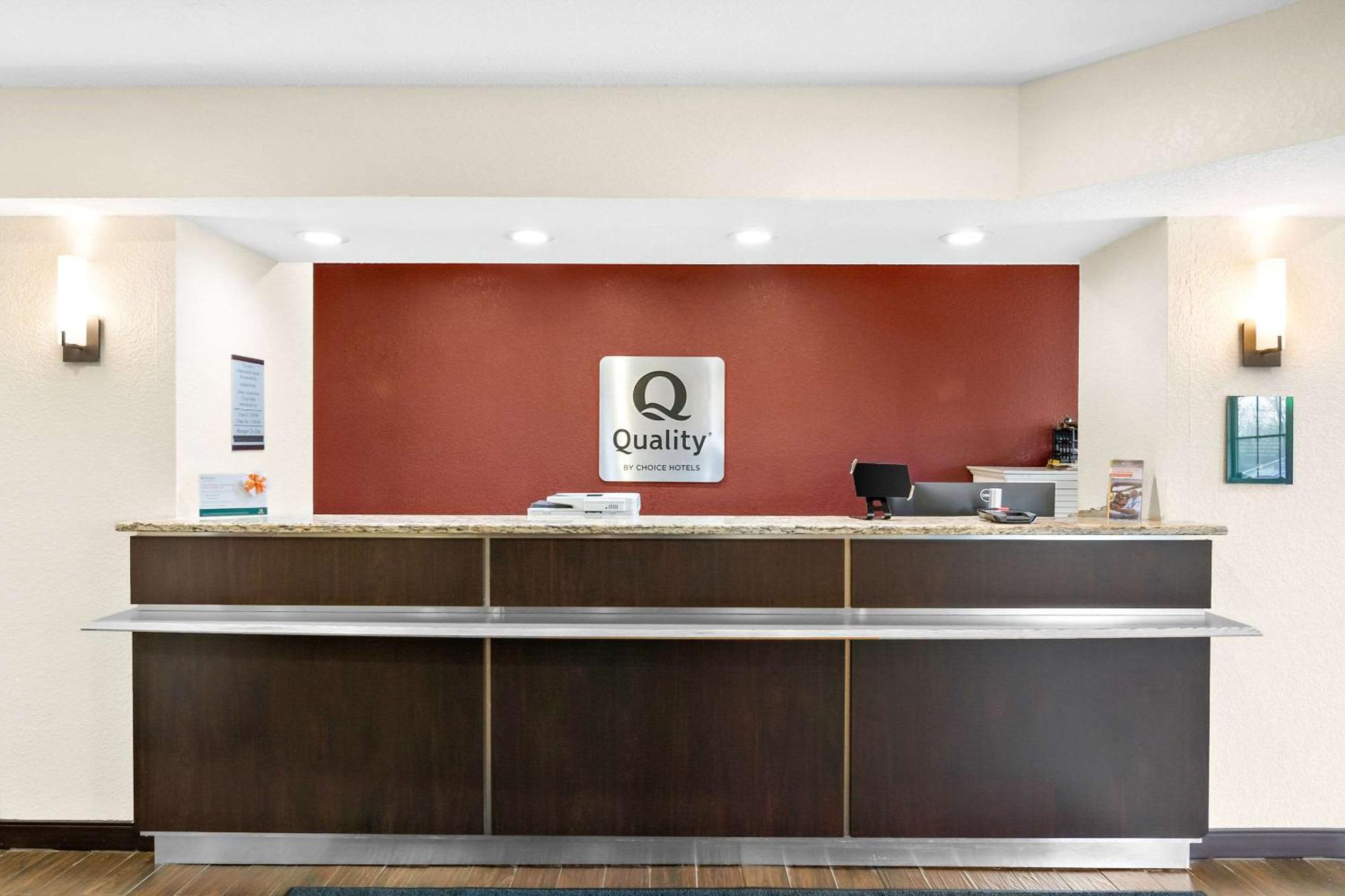Quality Inn Queensbury Zewnętrze zdjęcie