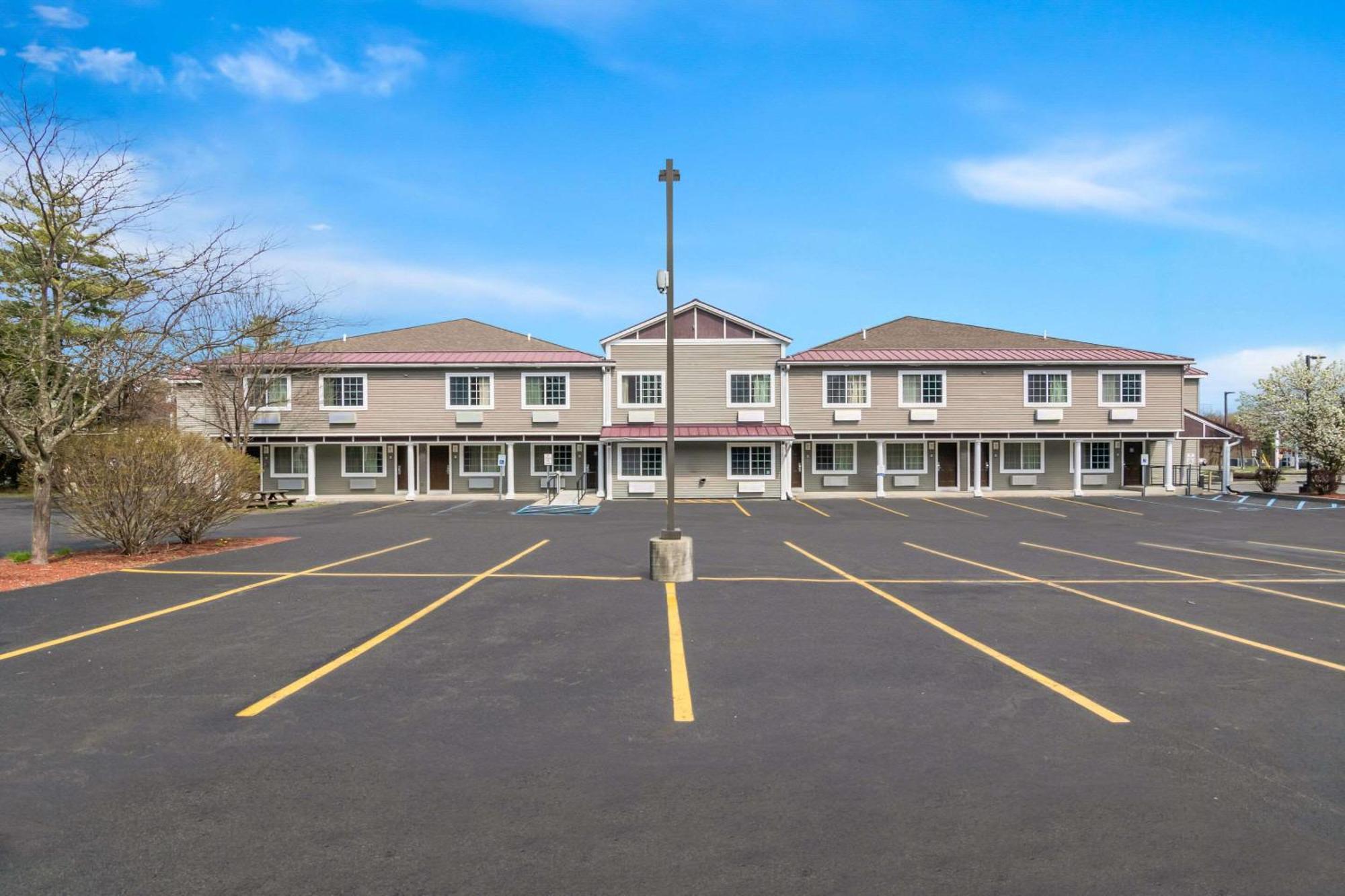 Quality Inn Queensbury Zewnętrze zdjęcie